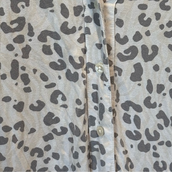 Soft Pink Leopard Print Button-Up Shirt - Picture 3 of 4